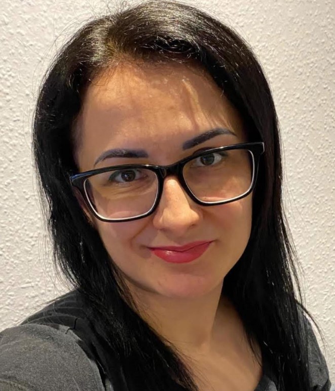 Agnieszka Dworzanska - osoba kontaktowa korkiangielski.pl